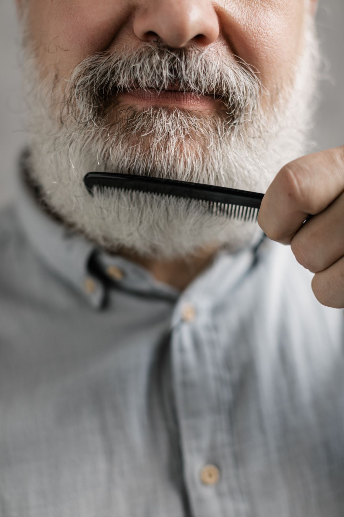 Beard grooming style